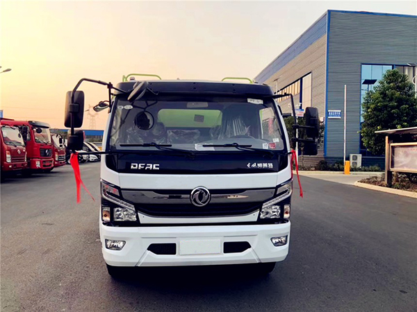 東風(fēng)大多利卡7方污/3方水清洗吸污車(chē)